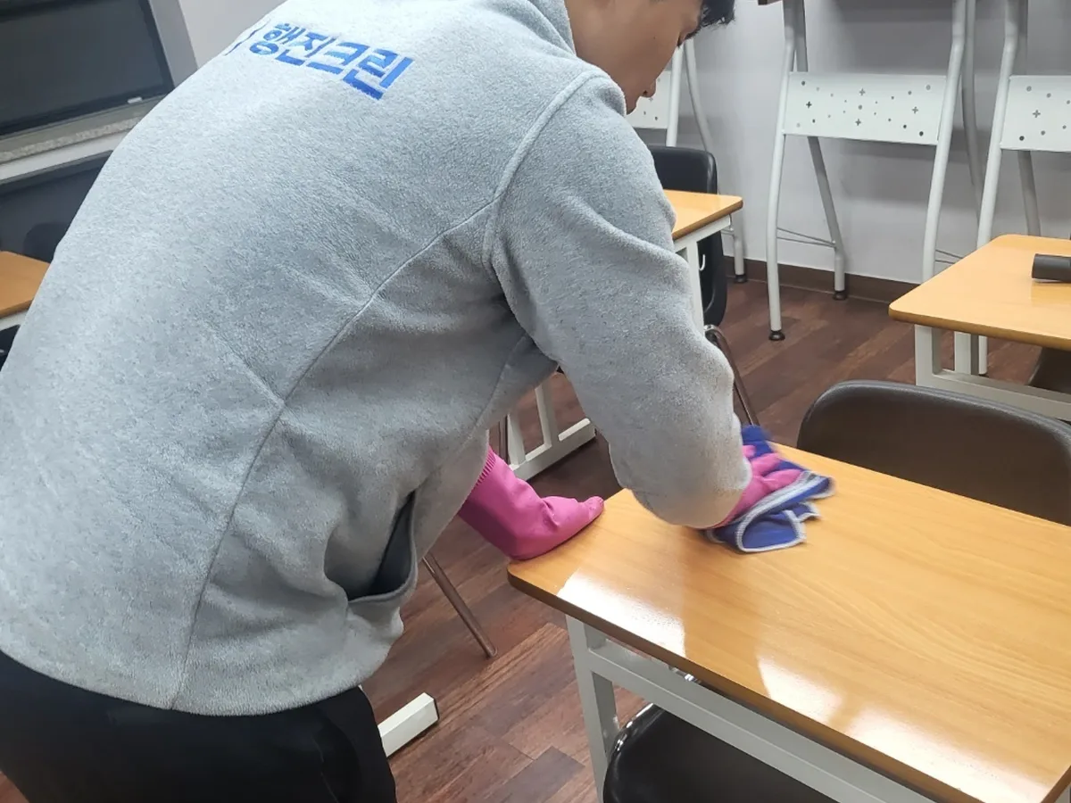 검단구 당하동 유치원 책걸상 교실 위생청소 사례 - 행진크린